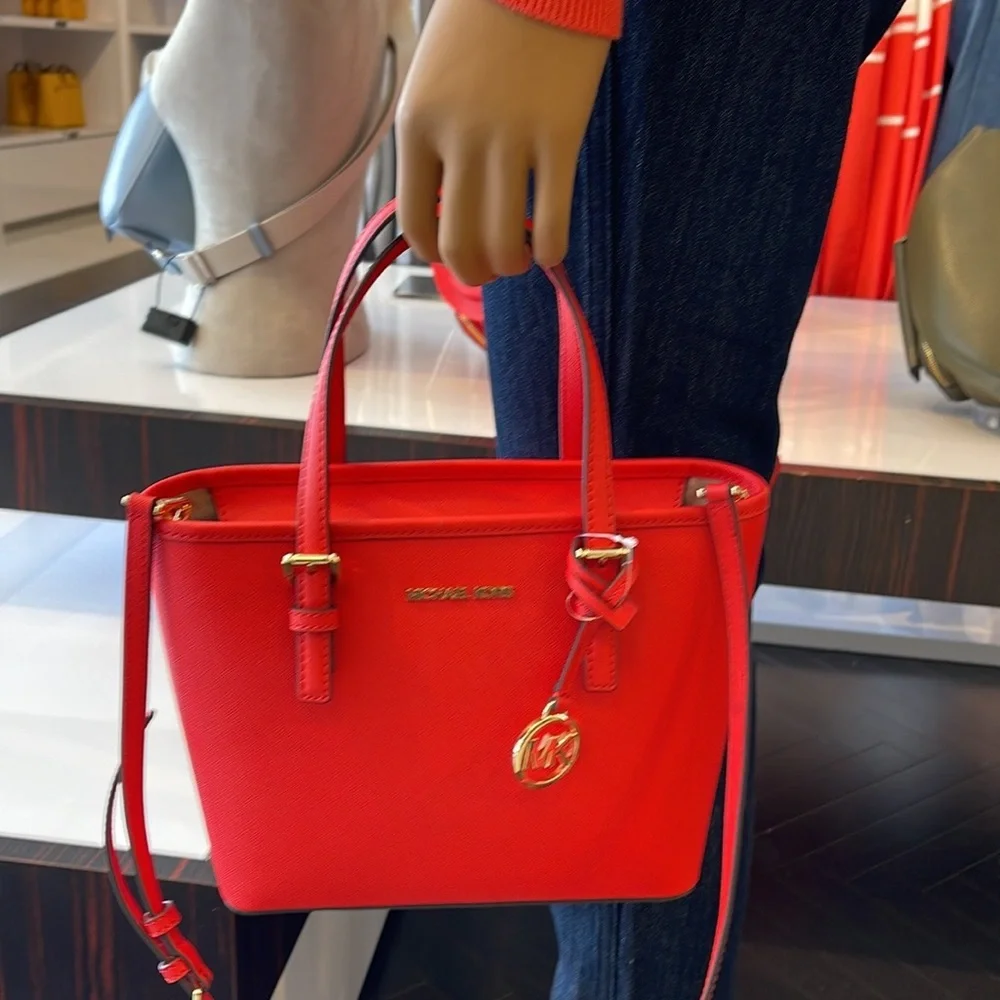 MICHAEL KORS
Jet Set Travel Extra-Small Saffiano Leather Top-Zip Tote Bag
NWT - Picture 12 of 16